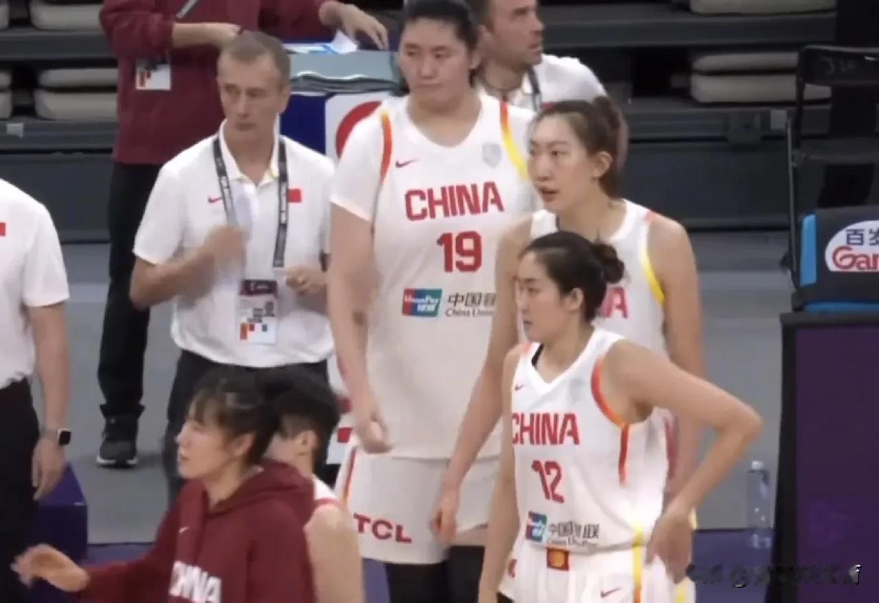 上海女篮态度决绝，稳坐冠军宝座