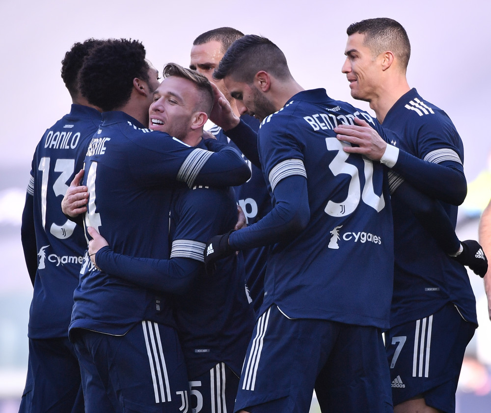 那不勒斯防线失准,惨遭维罗纳逆袭 那不勒斯防线失准,惨遭维罗纳逆袭