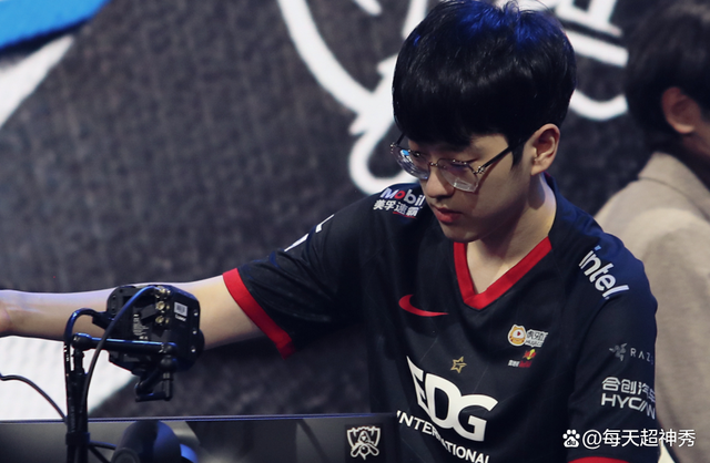 C9逆转JDG，Caps高光表现